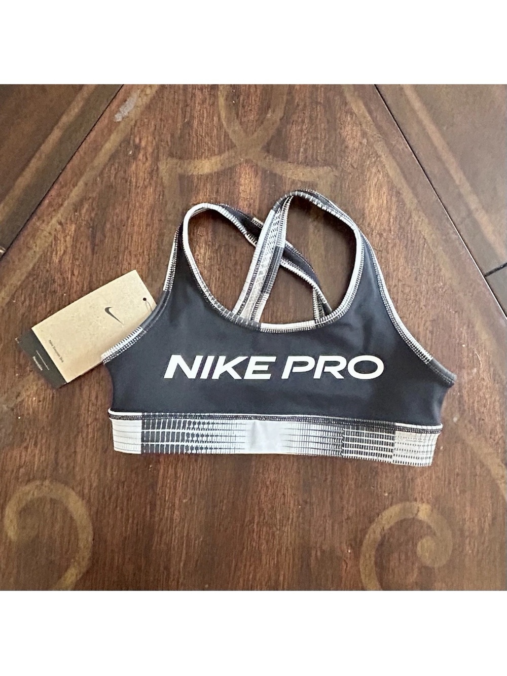 NWT NIKE Girls/Kids Dri-Fit Reversible Sports Bra Black/Grey/White - Size M